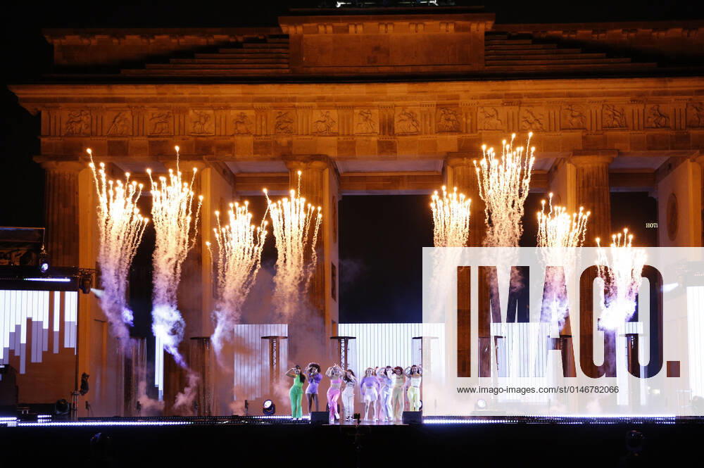 Venus in der Silvestershow Celebrate at the Gate - Willkommen 2022 am Brandenburger Tor. Berlin