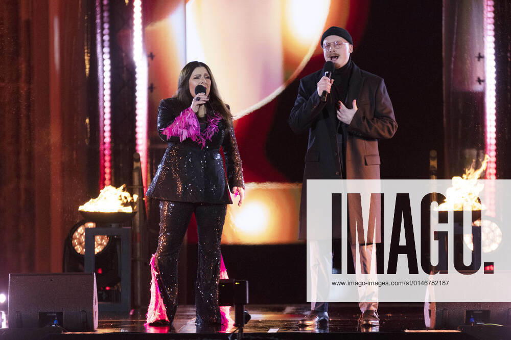 Marianne Rosenberg und Art Garfunkel jr. in der Silvestershow Celebrate at the Gate - Willkommen 2022 am Brandenburger Tor. Berlin