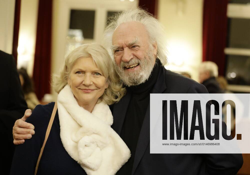 Achim Wolff mit Ehefrau Rita Feldmeier bei der Theaterpremiere von Rent a friend, Deutschland, Berlin, Schlosspark Theater, RENT A FRIEND, Komödie von Folke Braband, Mit Caroline Beil, Bürger Lars Dietrich, Alessija Lause & TORSTEN MÜNCHOW