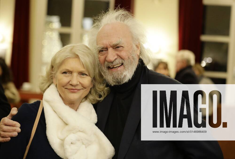 Achim Wolff mit Ehefrau Rita Feldmeier bei der Theaterpremiere von Rent a friend, Deutschland, Berlin, Schlosspark Theater, RENT A FRIEND, Komödie von Folke Braband, Mit Caroline Beil, Bürger Lars Dietrich, Alessija Lause & TORSTEN MÜNCHOW