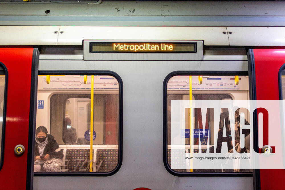Commuters are seen using the Metropolitan line service..London Underground drivers from the RMT union from Neasden depot of Metropolitan line are set to walk-out for 24-hours from this Thursday morning over disagreement with the management at the depot. London United Kingdom - ZUMAs197 20220118_zaa_s197_164