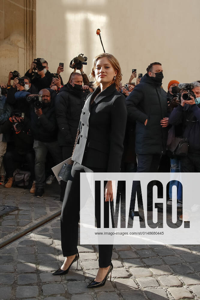 Nadia Tereszkiewicz NEWS : Defile Dior Haute Couture Spring Summer 2022 - 24 01 2022 AurelienMorissard Panoramic