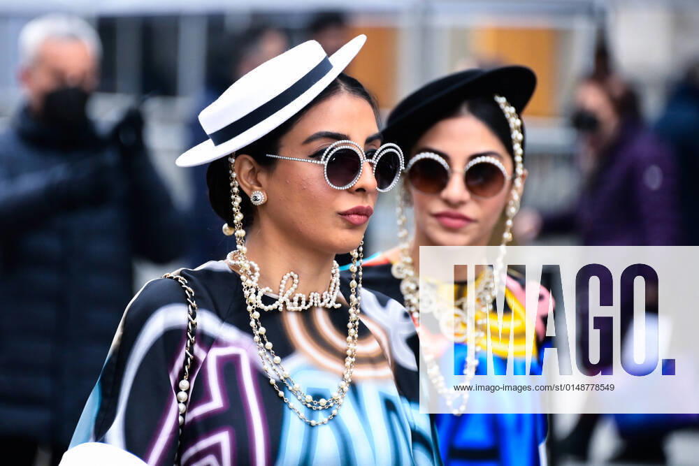 Guest au defile Chanel CELEBRITES : Fashion Week - Chanel - Paris - 25 01 2022 FedericoPestellini Panoramic