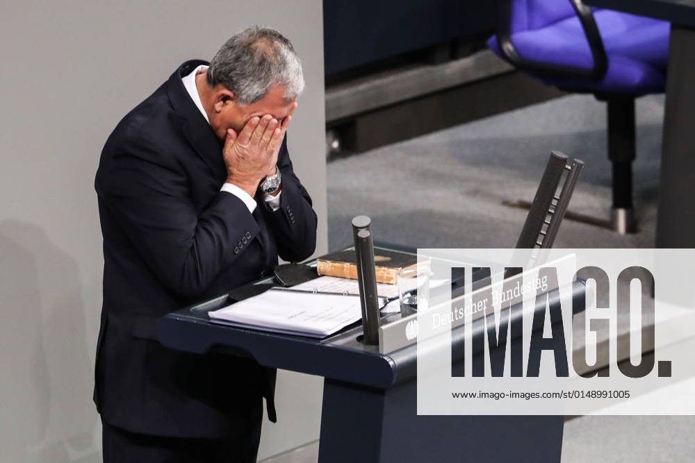 (220127) -- BERLIN, Jan. 27, 2022 -- Israeli parliament speaker Mickey Levy cries as he delivers a speech during a ceremony to commemorate victims of Nazism at the German Bundestag in Berlin, Germany, on Jan. 27, 2022. The German Bundestag held on Thursday a ceremony marking the 77th anniversary of the liberation of the Auschwitz concentration camp on Jan. 27, 1945. ) GERMANY-BERLIN-BUNDESTAG-VICTIMS OF NAZISM-COMMEMORATION ShanxYuqi