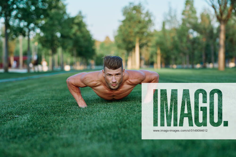 IMAGO Creative: 2022 Sport Favoriten IMAGO Creative: Sport in der Stadt sports man athletic workout exercise motivation fitness sports man athletic workout exercise motivation fitness. High quality photo