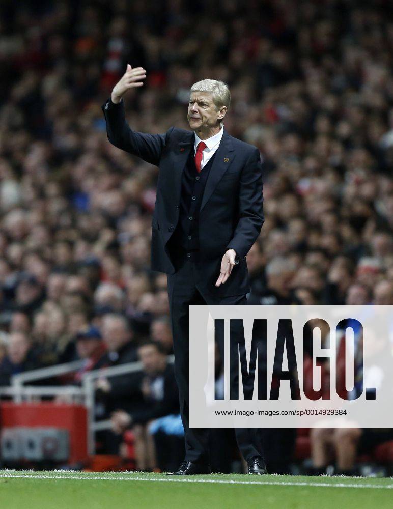 Arsenal s Arsene Wenger in action Arsenal v Liverpool - Barclays Premier League - Emirates Stadium - London - England -02 11 2013 - Pic David Klein Sportimage .