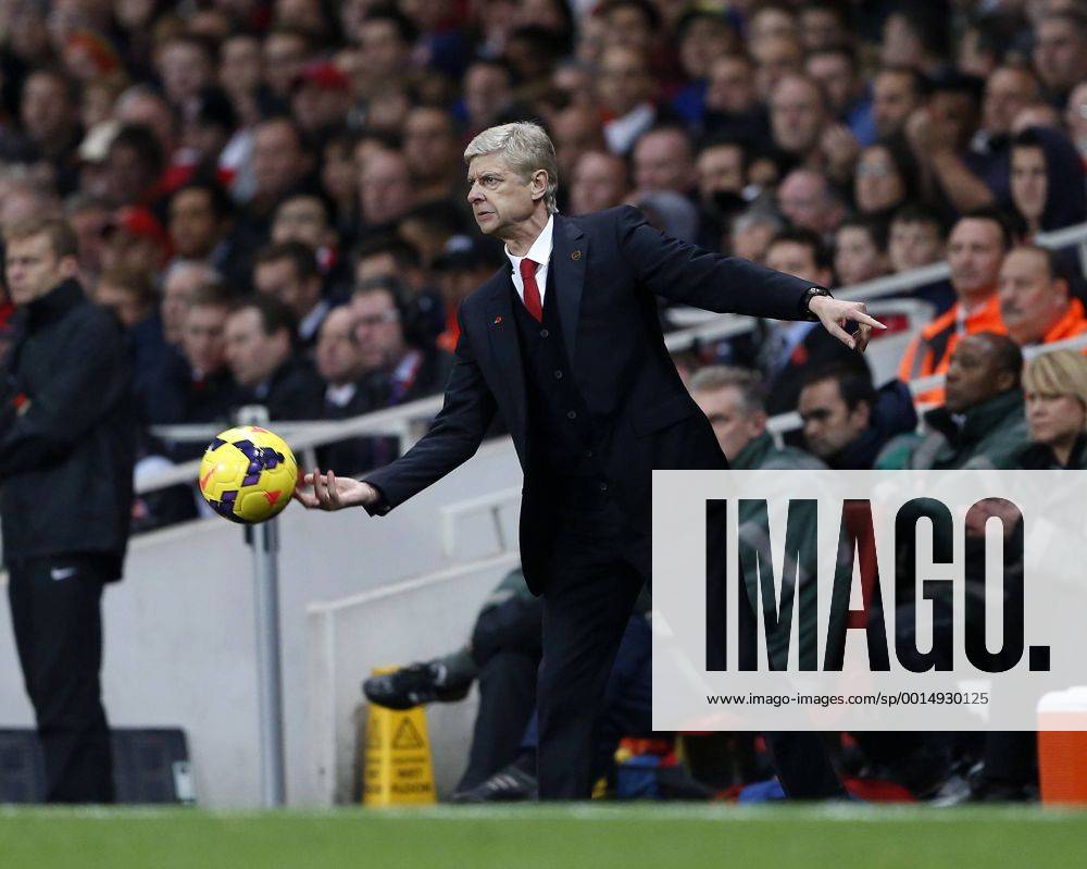 Arsenal s Arsene Wenger in action Arsenal v Liverpool - Barclays Premier League - Emirates Stadium - London - England -02 11 2013 - Pic David Klein Sportimage .
