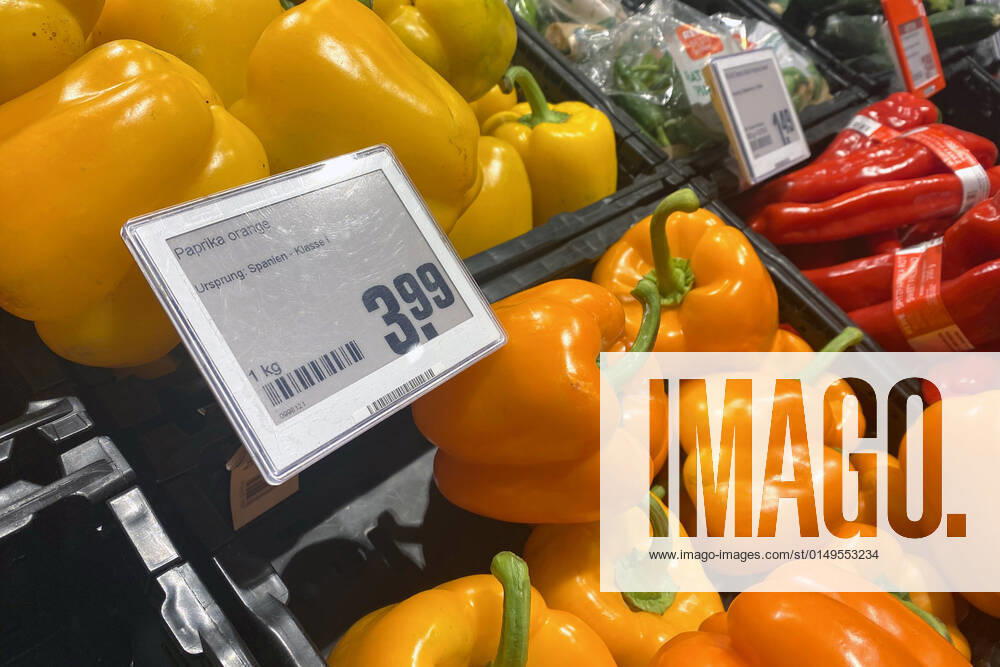 VERBRAUCHERPREISE: Inflation in Deutschland im Januar hoeher als erwartet.Preisschild,Preisaushang an der Gemuestheke,Paprika,Paprikaschoten, Einkauf,Inflation,Verbraucherpreise,Teuerung,