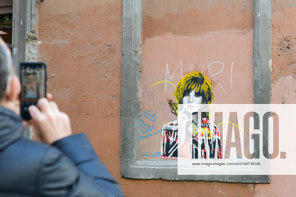 Rome, Italy, Via del Vantaggio, February 03, 2022, The mural dedicated to Monica Vitti during In the alleys of Rome the mural dedicated to Monica Vitti - News. Rome Italy - ZUMAl164 1009529723st