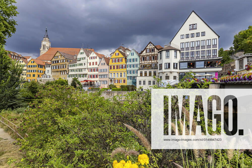Neckarfront Tübingen mit Stiftskirche. Tübingen, Baden-Württemberg, Deutschland.