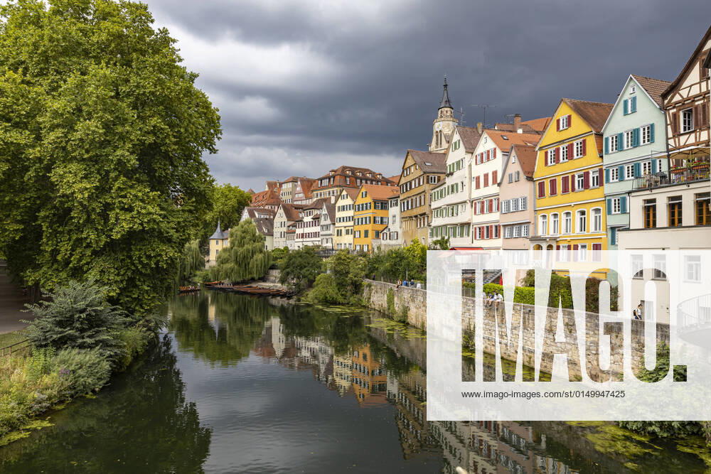 Neckarfront Tübingen mit Stiftskirche. Tübingen, Baden-Württemberg, Deutschland.