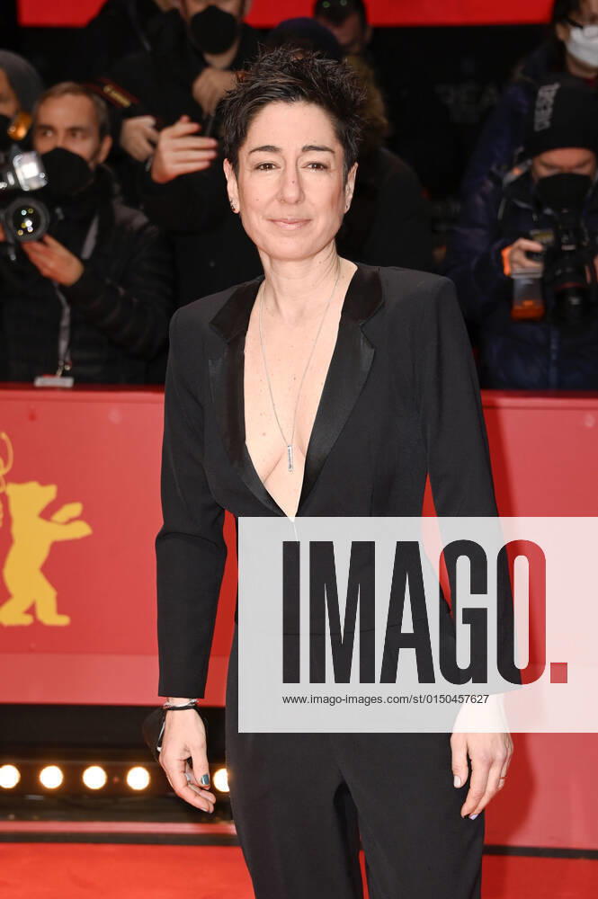 Dunja Hayali bei der Opening Ceremony mit der Premiere des Kinofilms Peter von Kant auf der Berlinale 2022 72. Internationale Filmfestspiele Berlin im Berlinale Palast. Berlin