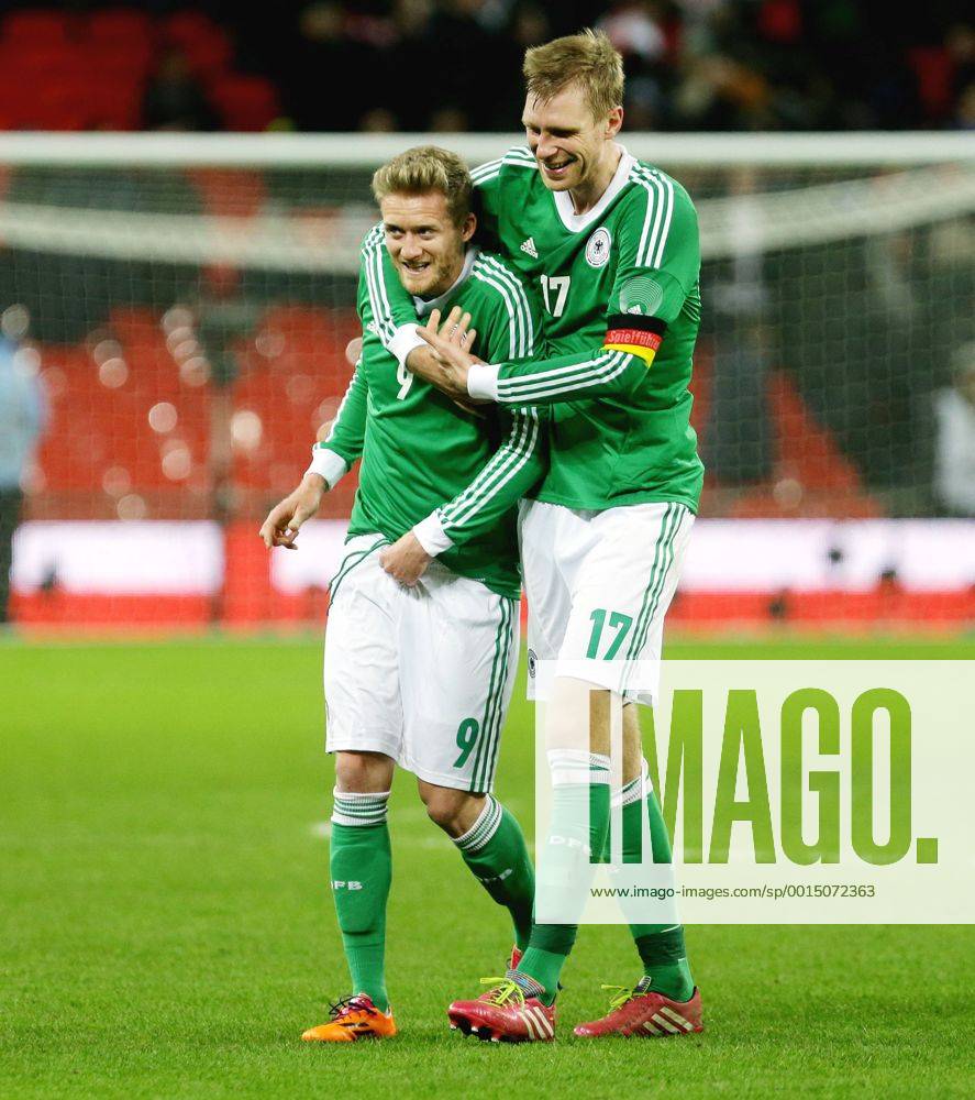 London , Fußball Länderspiel England vs. Deutschland von links: Andre Schürrle Per Mertesacker ( GER )