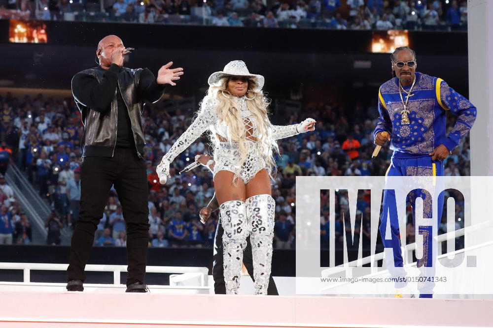 From left Dr. Dre, Mary J. Blige and Snoop Dogg perform in the Pepsi Super Bowl LVI Halftime Show during Super Bowl LVI between the Cincinnati Bengals and Los Angeles Rams at SoFi Stadium in Los Angeles on Sunday, February 13, 2022. SBP20220213157 JohnxAngelillo