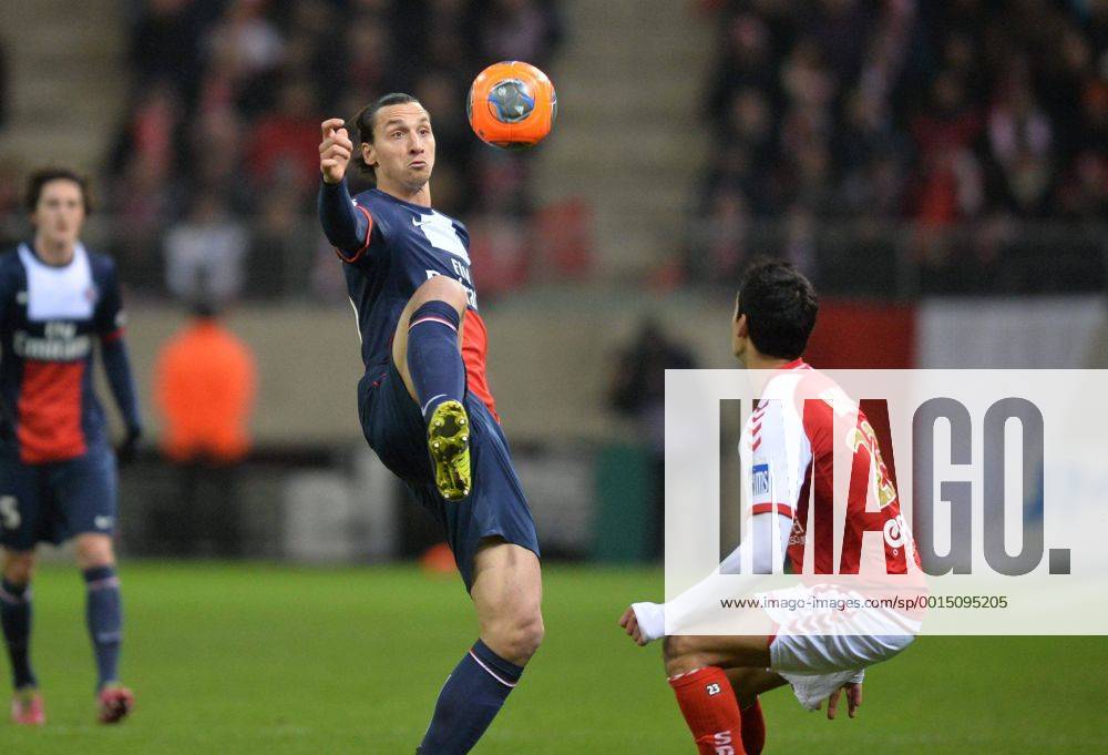 Zlatan Ibrahimovic (psg) - Aissa Mandi (rei) FOOTBALL : Stade Reims vs Paris Saint Germain PSG - Ligue 1 - 23 11 2013 AnthonyBIBARD FEP Panoramic