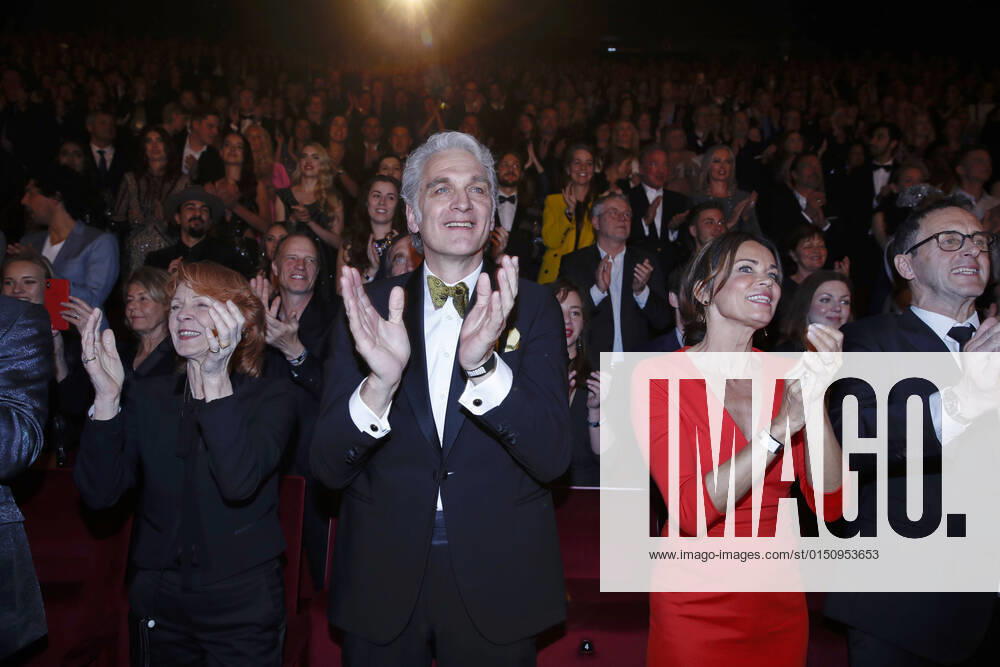 Walter Sittler mit Ehefrau Sigrid Klausmann, Gerit Kling mit Ehemann Wolfram Becker Europapremiere von Cirque du Soleil PARAMOUR DAS MUSICAL am 14. April 2019 im Stage Theater Neue Flora in Hamburg