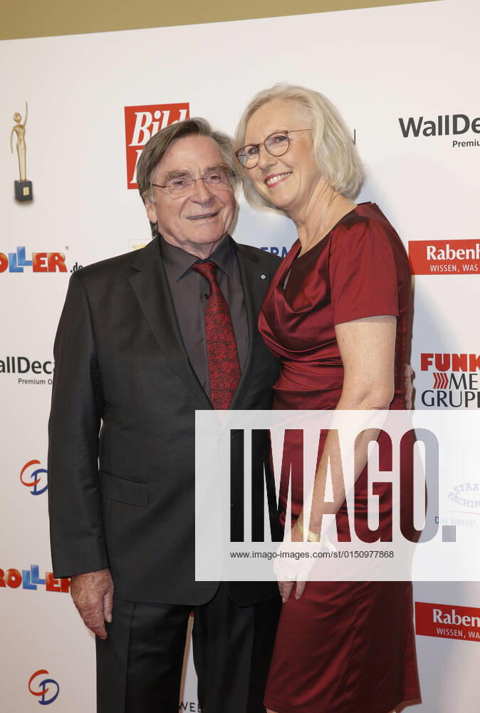 Elmar Wepper mit Ehefrau Anita bei der 13. Verleihung der Goldenen Bild der Frau im Stage Operettenhaus am 23. Oktober 2019 in Hamburg