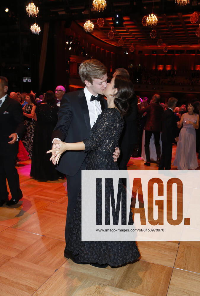 Timur Bartels mit Freundin Michelle Math 25. Leipziger Opernball 2019 am 27. Oktober 2019 in der Oper Leipzig