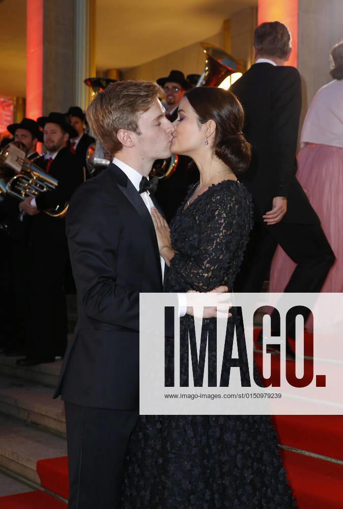Timur Bartels mit Freundin Michelle Math 25. Leipziger Opernball 2019 am 27. Oktober 2019 in der Oper Leipzig