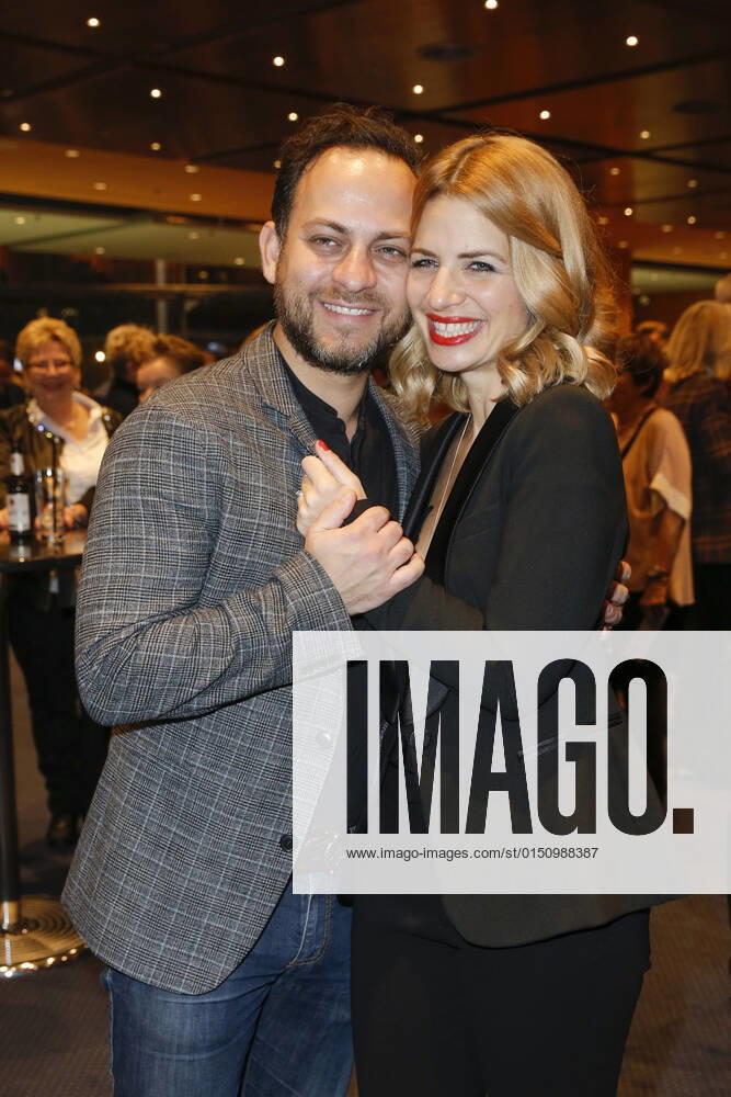 Susan Sideropoulos mit Ehemann Jakob Shtizberg Thats Life Das Sinatra-Musical Weltpremiere im Theater am Potsdamer Platz am 08. Januar 2020 in Berlin