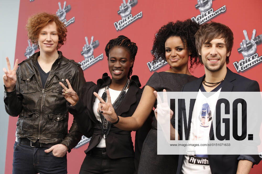 Michael Schulte ( Team Rea Garvey) Ivy Quainoo (Team BOSSHOSS) Kim Sanders (Team Nena) Max Giesinger (Team Xavier Naidoo) Fotocall The Voice of Germany mit den vier Finalisten der Show am 8. Februar 2012 vor Brandenburger Tor in Berlin