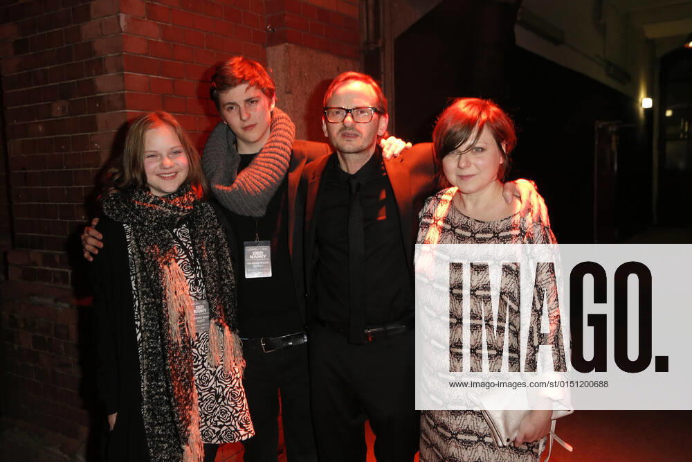 Milan Peschel mit Kindern Sofia (li) und Stasys und Ehefrau Magdalena (re) Weltpremiere von DER NANNY am 24. März 2015 Aftershow Party im Club Ritter Butzke in Berlin