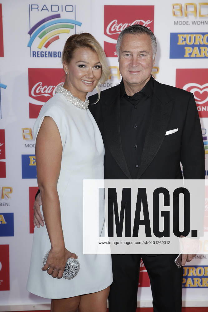 Franziska Van Almsick mit Jürgen B. Harder Verleihung 19. Radio Regenbogen Award 22. April 2016 im Europa-Park Confertainment Center in Rust