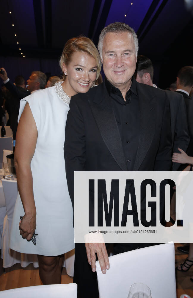 Franziska van Almsick mit Jürgen B. Harder Verleihung 19. Radio Regenbogen Award 22. April 2016 im Europa-Park Confertainment Center in Rust