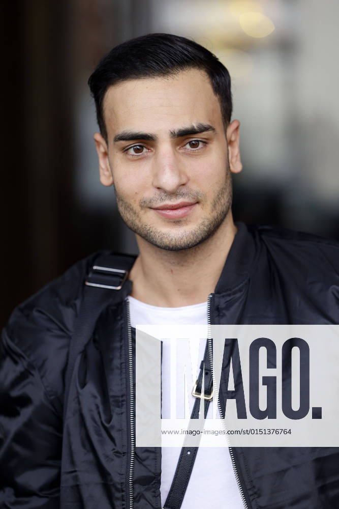 Timur Ülker bei der Abfahrt zu den Dreharbeiten der RTL-Tanzshow Let s Dance 2022 in den MMC-Studios in Köln Ossendorf. Köln