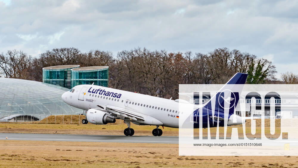 Salzburg, austria, 19 feb 2022, Airbus A319-114, d-ailk operated by lufthansa starting at the airport in front of hangar 7