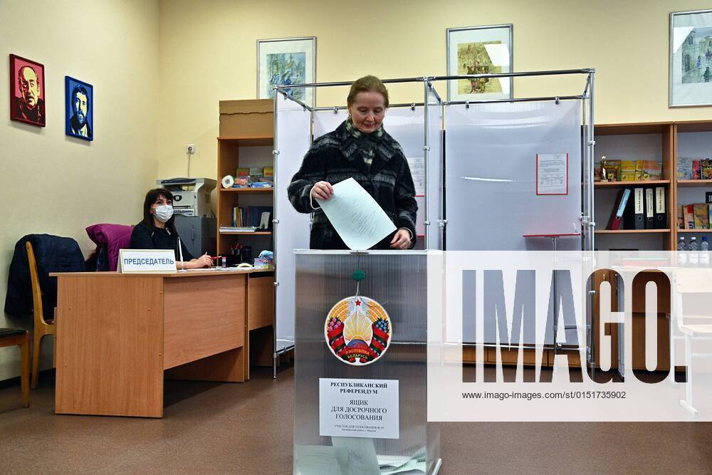 Belarus Constitutional Referendum 8123228 22.02.2022 A woman casts her ballot during an early voting in a referendum on amendments to the Belarusian constitution at a polling station in Minsk, Belarus. Early voting will take place from February 22 to 26. The main voting day for the referendum is the 27th of February. Viktor Tolochko Sputnik Minsk Belarus