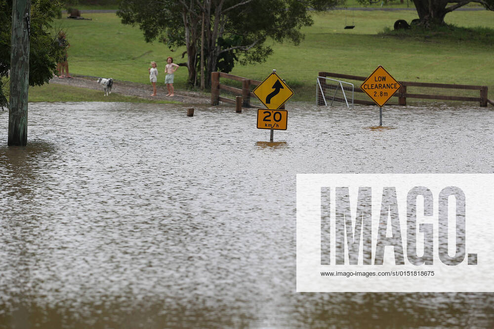 KW08 Australien, Hochwasser in Queensland WET WEATHER QLD, Local flooding in Cooran on the Sunshine Coast, Queensland, Wednesday, February 23, 2022. The body of a 60-year-old has been found in a submerged car in a creek on Queensland s Sunshine Coast after severe rainfall triggered flash floods. ( NO ARCHIVING, , NO USE IN BOOKS WITHOUT CONSENT SUNSHINE COAST QLD AUSTRALIA