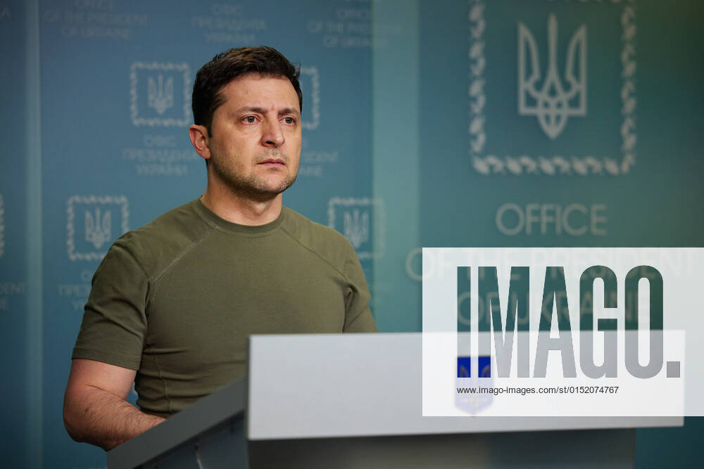 Ukrainian President VOLODYMYR ZELENSKY during his address to the nation at the end of the first day of Russia s attacks. Kyiv Ukraine - ZUMA 20220224_int_z03_042