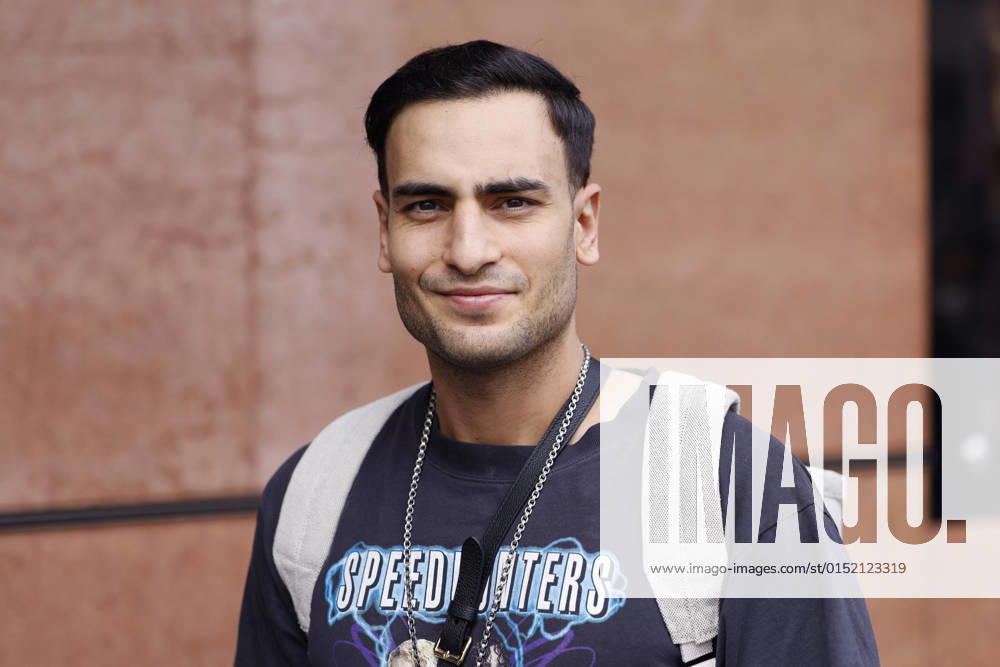 Timur Ülker bei der Abfahrt zu den Dreharbeiten der RTL-Tanzshow Let s Dance 2022 in den MMC-Studios in Köln Ossendorf. Köln