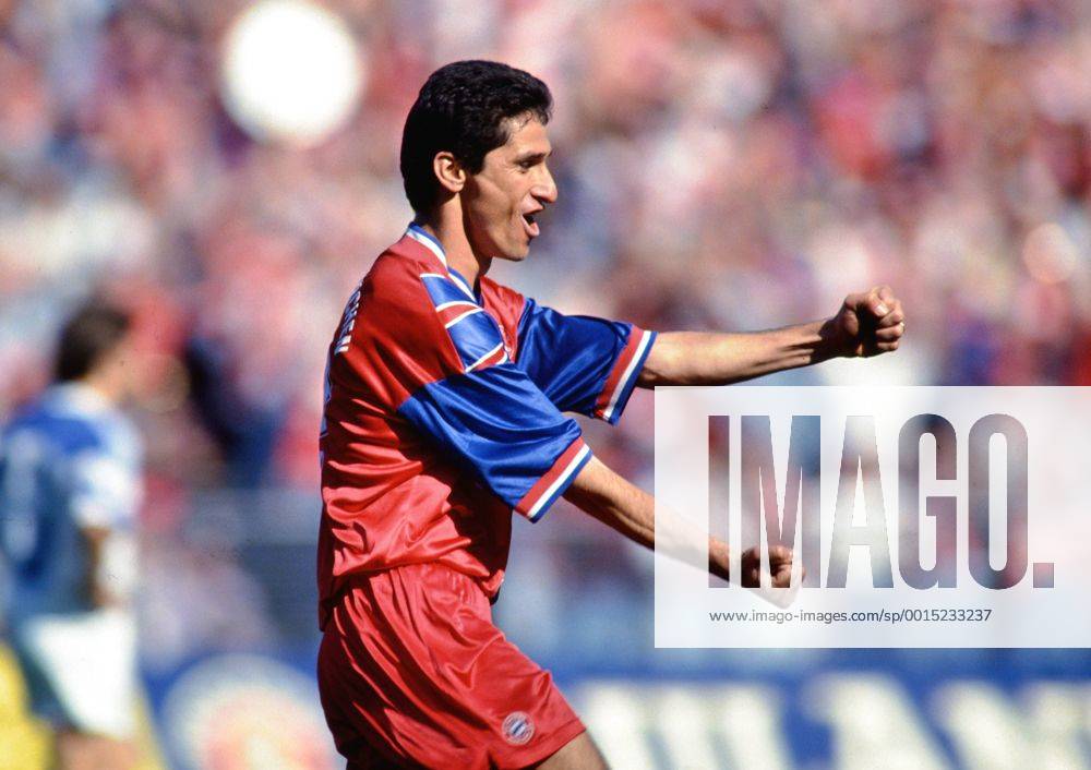 Fussball 1. Bundesliga 1993 1994 34. Spieltag 07.05.1994 FC Bayern München - FC Schalke 04 JUBEL Torschütze Jorginho (FC Bayern München) nach seinem Tor zum 2-0 FOTO: WEREK Pressebildagentur MODELxRELEASExx