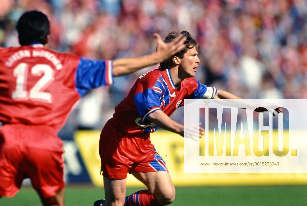 Fussball 1. Bundesliga 1993 1994 34. Spieltag 07.05.1994 FC Bayern München - FC Schalke 04 JUBEL Torschütze Lothar Matthäus (FC Bayern München) nach seinem Tor zum 1-0 FOTO: WEREK Pressebildagentur MODELxRELEASExx