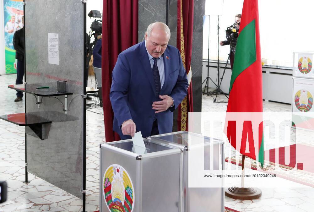 (220227) -- MINSK, Feb. 27, 2022 -- Belarusian President Alexander Lukashenko votes at a polling station in Minsk, Belarus, Feb. 27, 2022. The main voting for a nationwide referendum on amending the country s constitution began in Belarus on Sunday morning. The voting started at 8:00 a.m. local time (0500 GMT) and will last until 8:00 p.m. (1700 GMT). (Photo by Xinhua) BELARUS-REFERENDUM-AMENDING-CONSTITUTION HenadzxZhinkov
