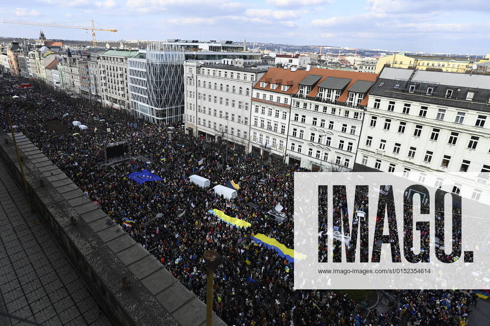 KW08 Demonstration against Russian invasion to Ukraine at the Wenceslas square in Prague, Czech Republic, February 27, 2022, staged by Million Moments for Democracy. (CTKxPhoto OndrejxDeml) CTKPhotoP2022022705284