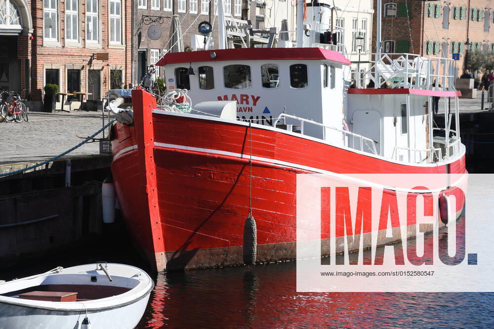 Copenhagen Denmark.04..March 2022 .Torits enjoy sun shine weather boat cruising enjoy food and drinks at cafe adn bars and restaurant on Nyhavn canal in danish capital. (Photo..Francis Dean Dean Pictures)