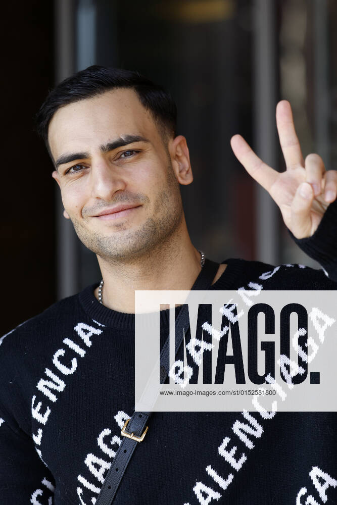 Timur Ülker bei der Abfahrt zu den Dreharbeiten der RTL-Tanzshow Let s Dance 2022 in den MMC-Studios in Köln Ossendorf. Köln