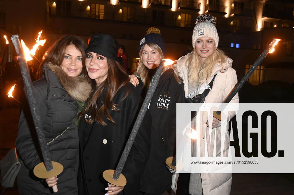 Gerit Kling, Simone Thomalla, Nina Ensmann und Franziska Knuppe beim Offiziellen Opening der Baltic Lights 2022 mit Fackellauf an der Alex Strandbar. Heringsdorf