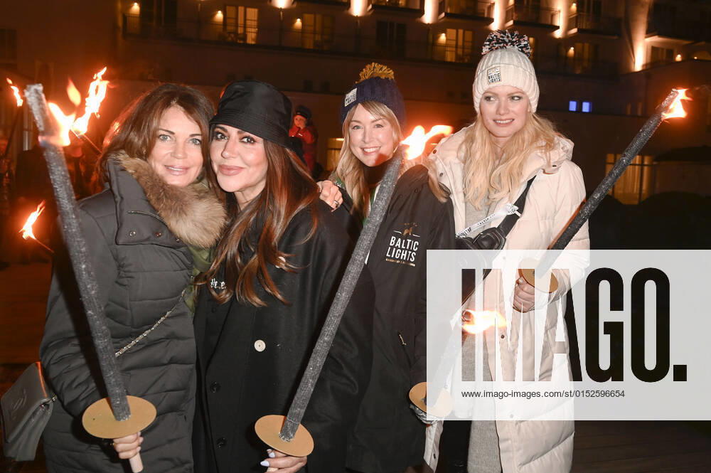 Gerit Kling, Simone Thomalla, Nina Ensmann und Franziska Knuppe beim Offiziellen Opening der Baltic Lights 2022 mit Fackellauf an der Alex Strandbar. Heringsdorf