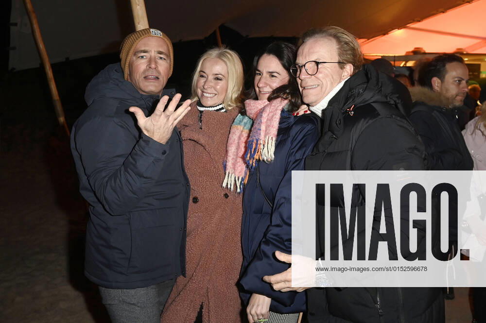 Jan Sosniok, Gesine Lippert, Nadine Möllers und Wolfgang Lippert beim Offiziellen Opening der Baltic Lights 2022 mit Fackellauf an der Alex Strandbar. Heringsdorf