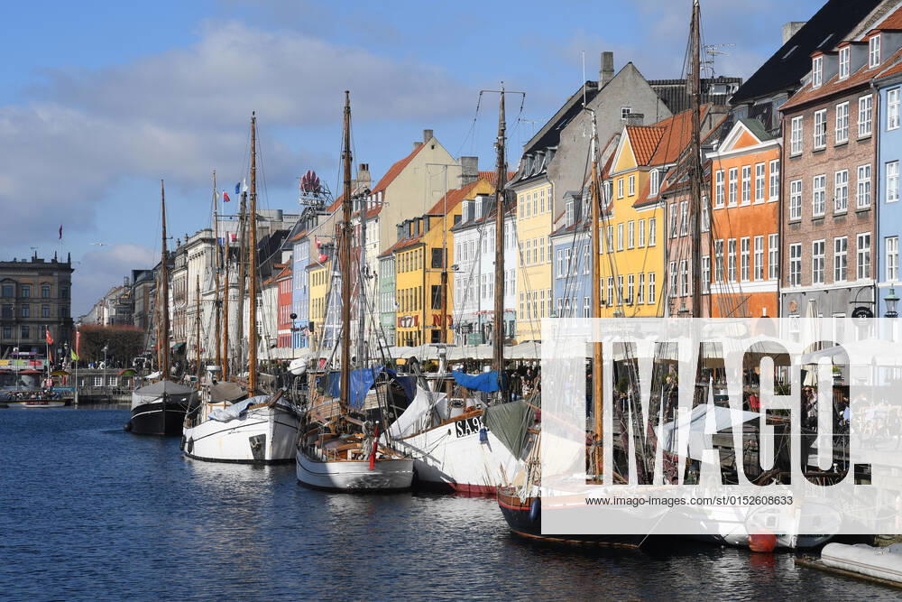 Copenhagen Denmark.06..March 2022 .Torits enjoy sun shine weather boat cruising enjoy food and drinks at cafe adn bars and restaurant on Nyhavn canal in danish capital. (Photo..Francis Dean Dean Pictures)