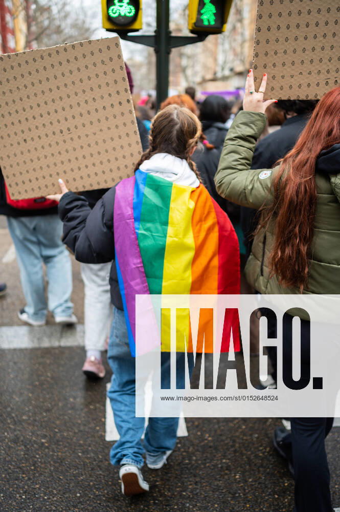 IMAGO Creative: Pride Month 2022, Engagement der Jugendlichen Hundreds of women gather in the streets of Zaragoza to celebrate to celebrate March 8, International Women s Day, Spain Zaragoza Spain