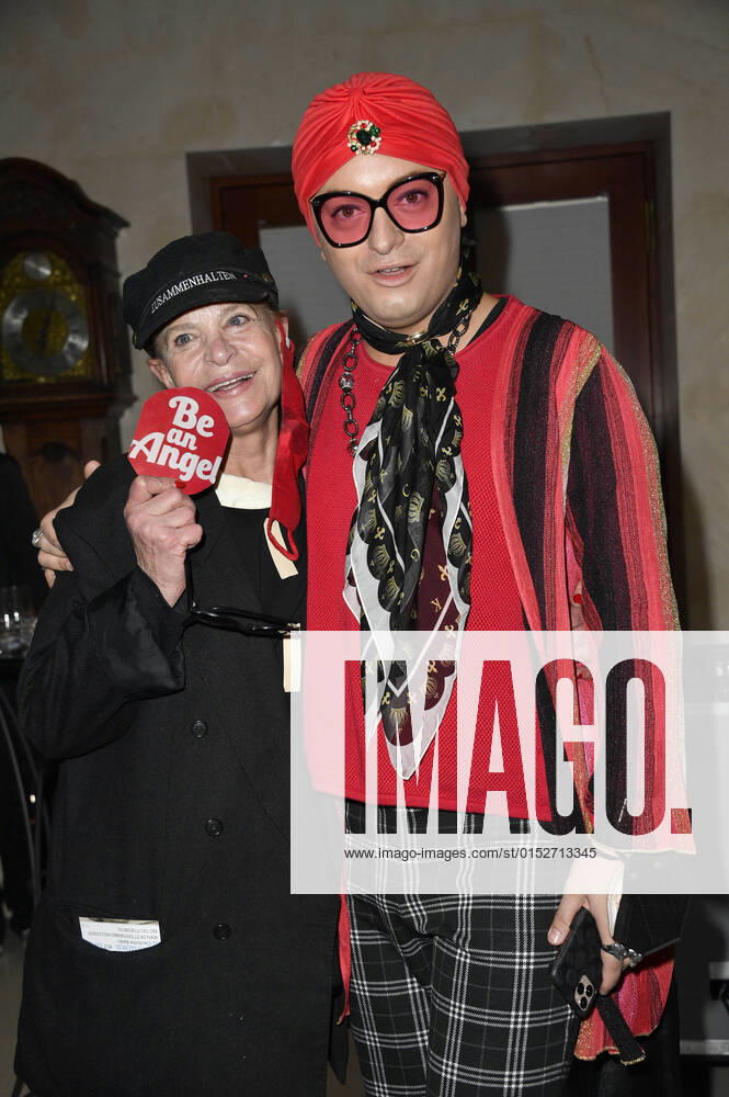 Barbara Engel und Julian F.M. Stoeckel bei der Präsentation der neuen Mode-Kollektion Teuber by Harald Glööckler im Hotel Adlon Kempinski. Berlin