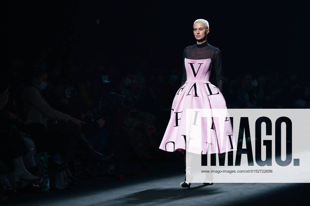 A model walks the runway at the Vanda Janda fashion show during the EGO Mercedes Benz Fashion Week Madrid March 2022 edition at IFEMA. Madrid Spain - ZUMAs197 20220313_zaa_s197_252