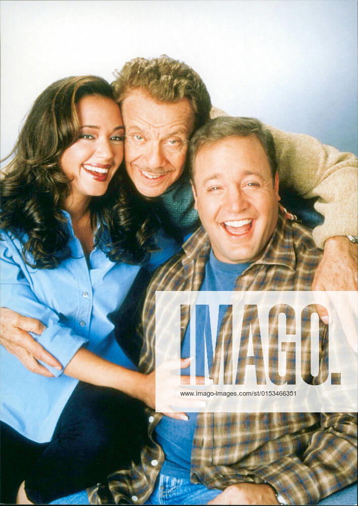 King of Queens Douglas Heffernan (Kevin James), seine Frau Carrie Heffernan (Leah Remini) und sein Schwiegervater Arthur Spooner (Jerry Stiller) in der amerikanischen TV-Serie King of Queens .