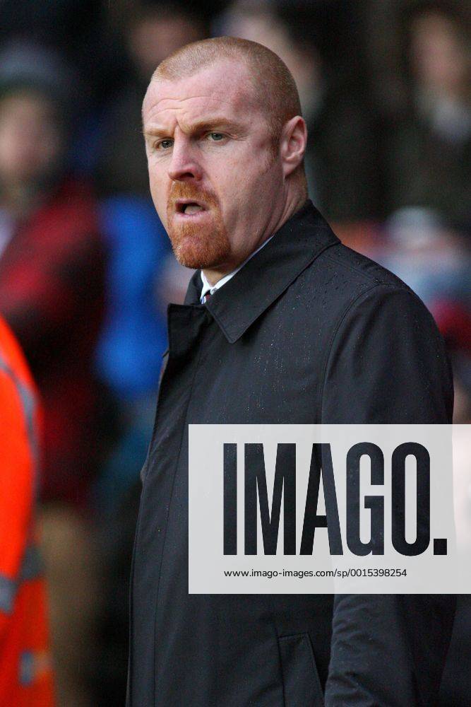 Football - 2013 2014 FA Cup - Third Round: Southampton vs. Burnley Burnley Manager Sean Dyche Colorsport Shaun Boggust