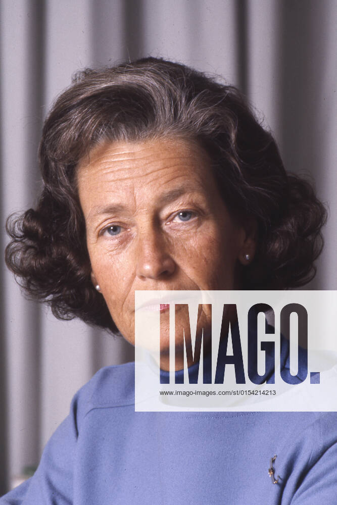 Katharina FOCKE, SPD, Bundesfamilienministerin, Bundesministerin fuer Familie, Jugend und Gesundheit, Portraet, Porträt, Portrait, Angeschnittenes Einzelbild, Einzelmotiv,